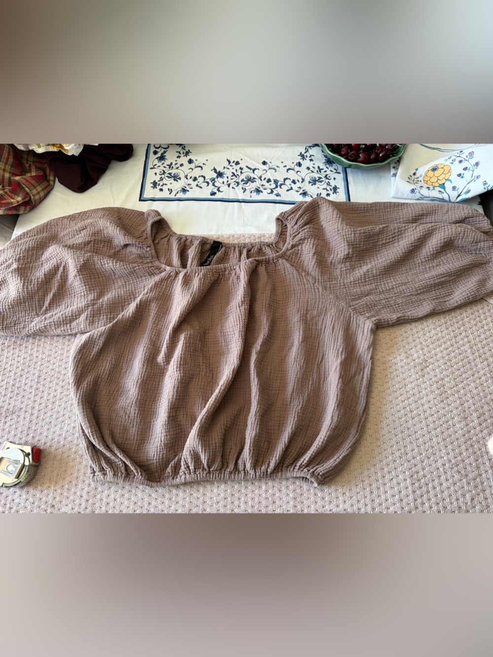 bobi Mauve Brown Gauze Puff-Sleeve Crop Top